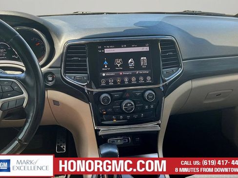 Used 2022 Jeep Grand Cherokee Laredo E w/ Security & Convenience Group AWD/4WD image 9