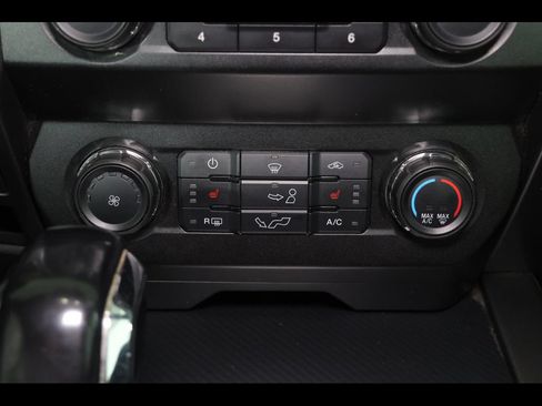Used 2020 Ford F150 XLT w/ Equipment Group 302A Luxury AWD/4WD image 25