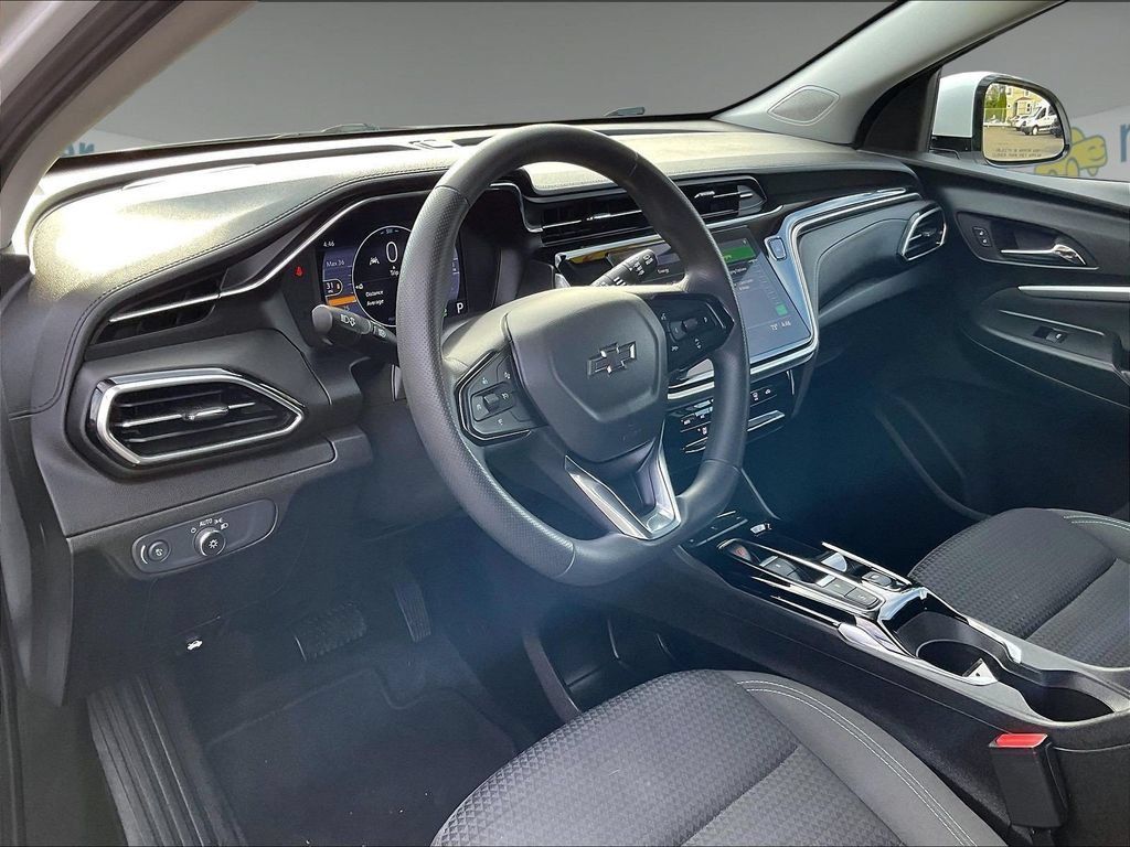Used 2022 Chevrolet Bolt EUV LT w/ Driver Confidence Package FWD image 8