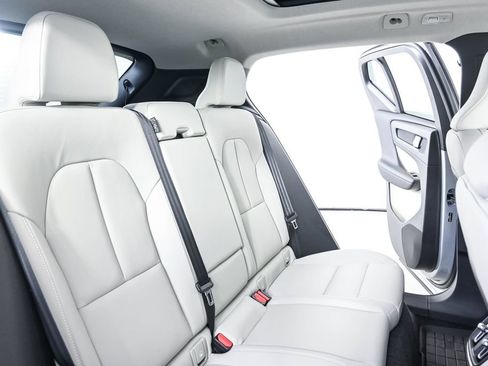 Certified 2026 Volvo XC40 B5 Plus AWD/4WD image 23