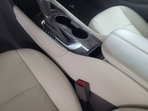 Used 2020 Chevrolet Malibu LT w/ Leather Package FWD image 26