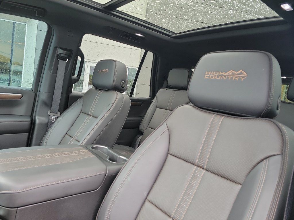 Used 2025 Chevrolet Tahoe High Country AWD/4WD image 26