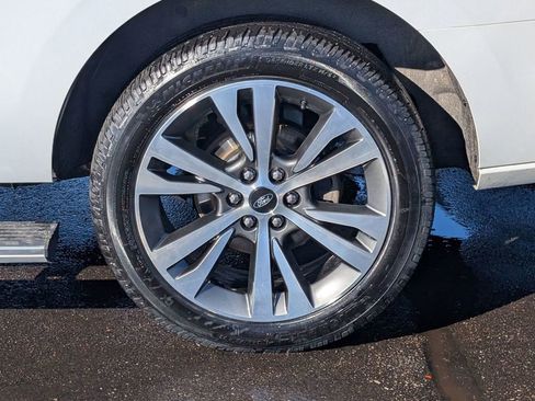 Used 2021 Ford Expedition Platinum image 16