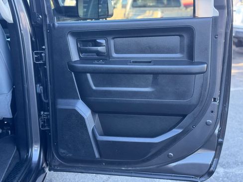 Used 2018 RAM 2500 Tradesman w/ Chrome Appearance Group AWD/4WD image 13