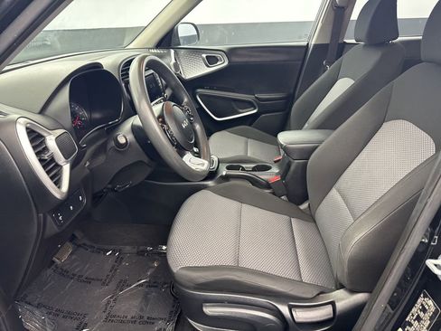 Used 2022 Kia Soul LX FWD image 6