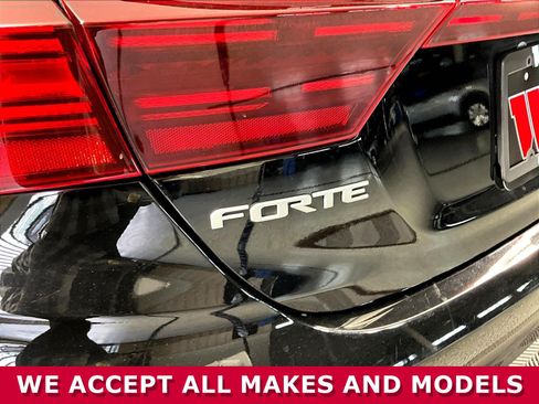Used 2023 Kia Forte GT-Line w/ GT-Line Premium Package FWD image 23
