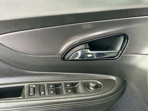 Used 2019 Buick Encore Sport Touring AWD/4WD image 18