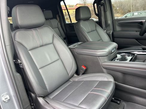 Used 2025 Chevrolet Suburban RST w/ Comfort Package image 48