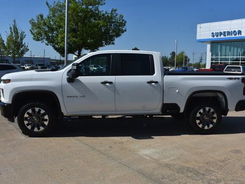 Used 2021 Chevrolet Silverado 2500 Custom w/ Custom Value Package AWD/4WD image 8
