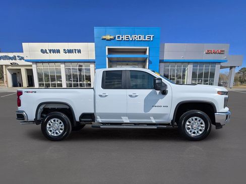 Used 2024 Chevrolet Silverado 2500 LT w/ Convenience Package image 7