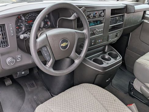 Used 2025 Chevrolet Express 3500 LT w/ LT Preferred Equipment Group RWD image 10