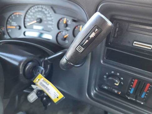 Used 2003 Chevrolet Silverado 2500 LS w/ Skid Plate Package AWD/4WD image 16