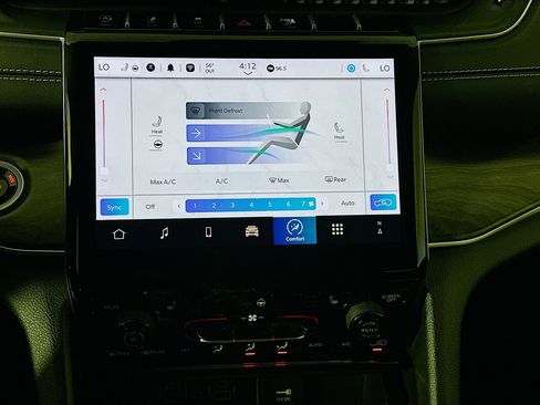 Used 2024 Jeep Grand Cherokee Limited image 23