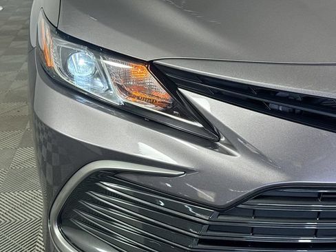 Used 2021 Toyota Camry LE FWD image 3