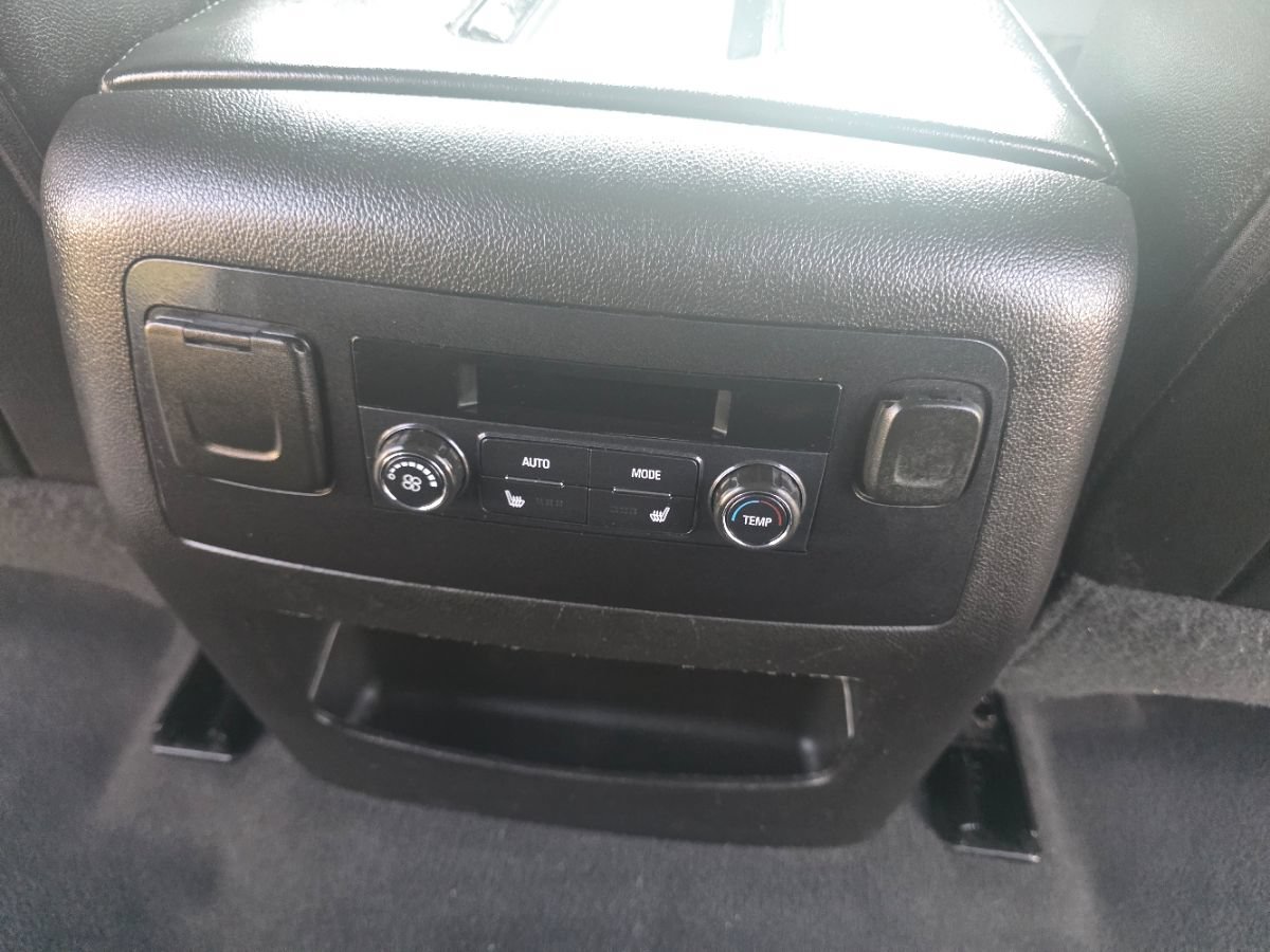 Used 2019 GMC Yukon XL SLT AWD/4WD image 40
