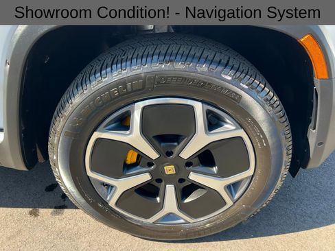 Used 2022 Rivian R1T Adventure image 11