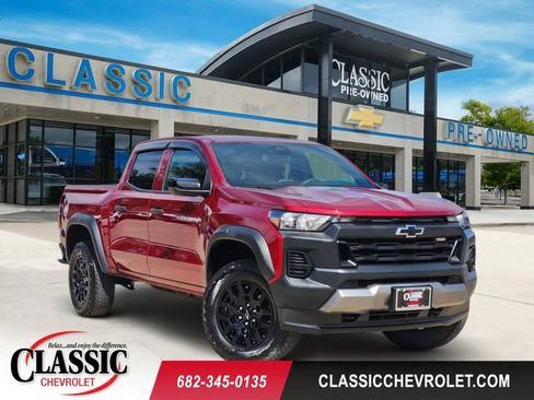 Used 2024 Chevrolet Colorado Trail Boss w/ Advanced Trailering Package AWD/4WD image 1