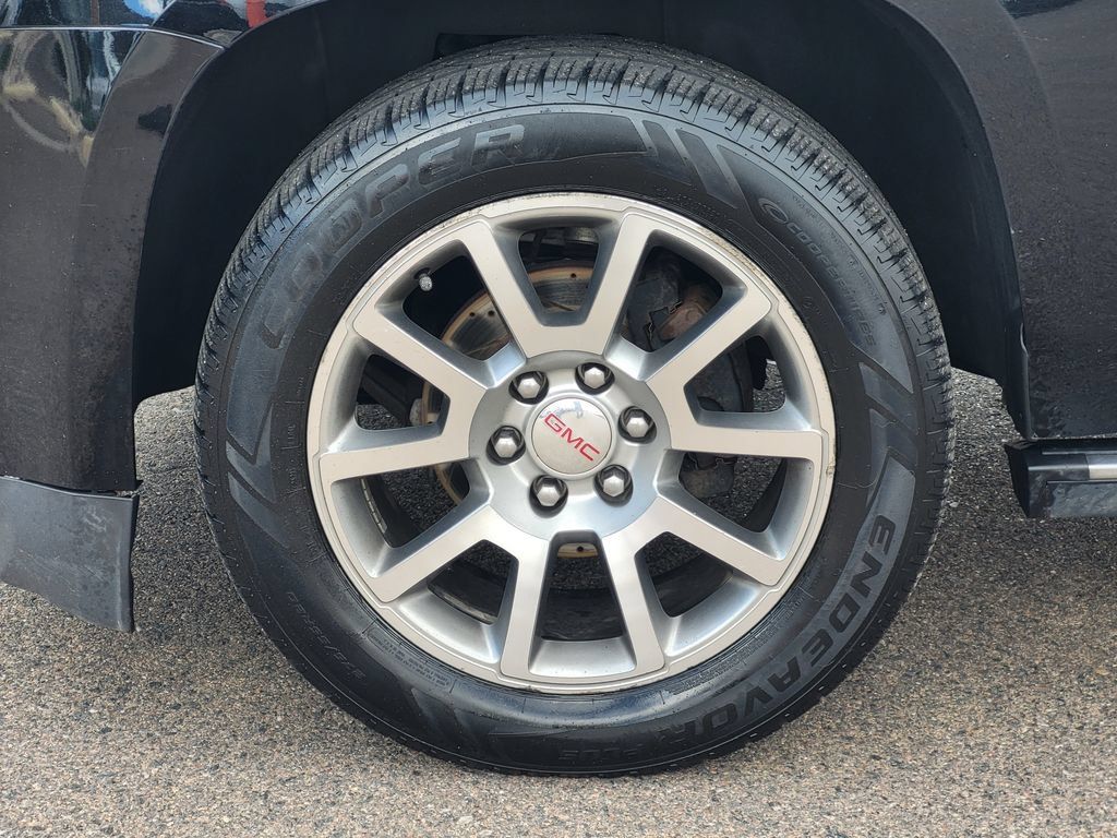 Used 2015 GMC Yukon Denali w/ Premium Package AWD/4WD image 12