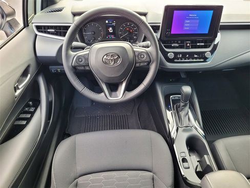 Used 2025 Toyota Corolla Hatchback image 10