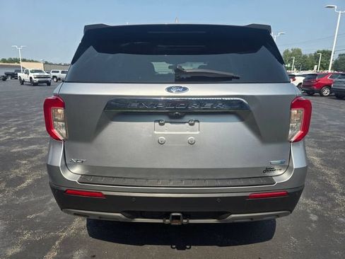 Used 2020 Ford Explorer XLT w/ Equipment Group 202A AWD/4WD image 4