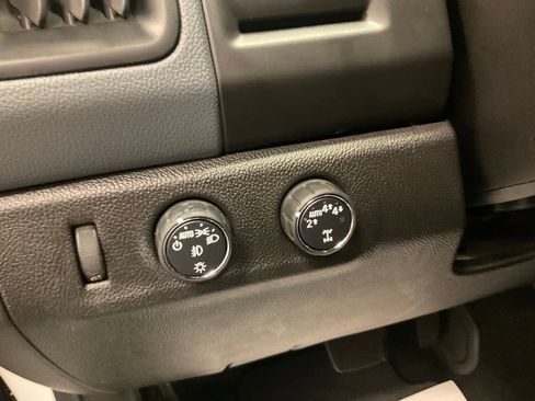 Used 2019 Chevrolet Colorado Z71 AWD/4WD image 18