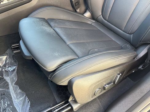 Used 2025 BMW X4 M40i image 17