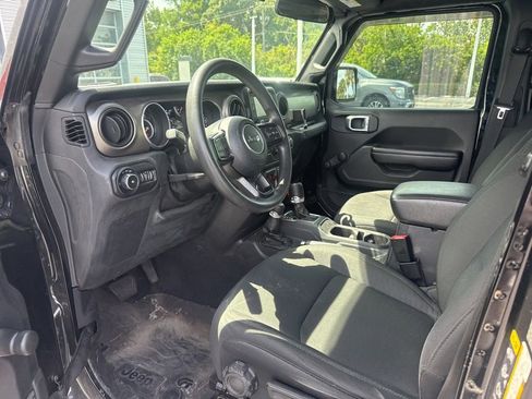 Used 2020 Jeep Wrangler Unlimited Sport AWD/4WD image 4