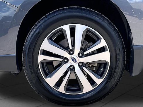 Used 2018 Subaru Outback 3.6R Limited AWD/4WD image 13