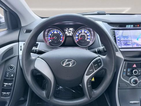 Used 2016 Hyundai Elantra SE FWD image 19