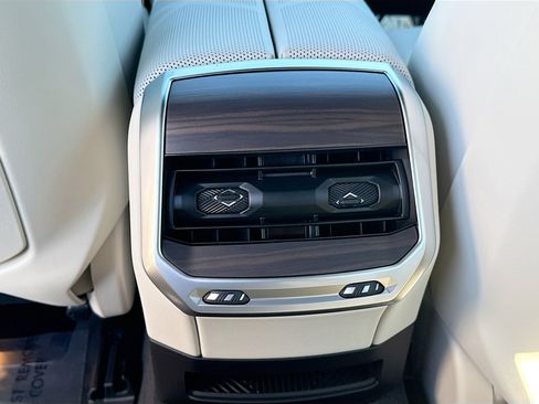 New 2026 BMW 750e xDrive image 20