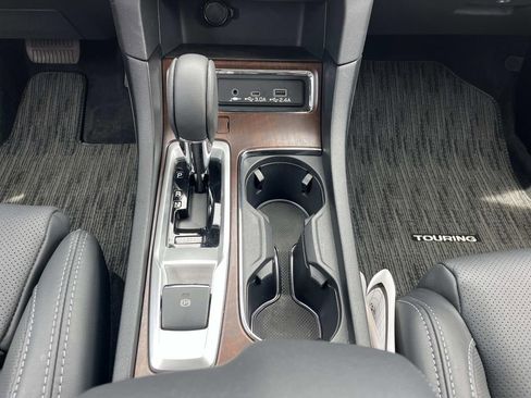 Certified 2025 Subaru Ascent Touring AWD/4WD image 15