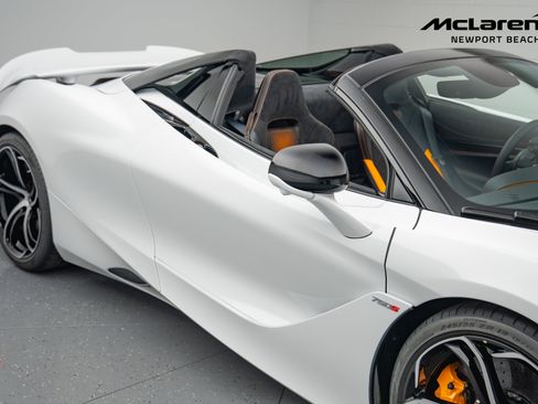 Used 2026 McLaren 750S Spider RWD image 4