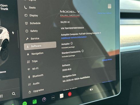 Used 2024 Tesla Model Y Performance image 31