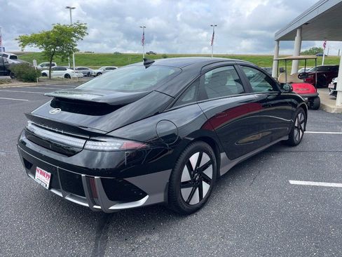 Used 2024 Hyundai Ioniq 6 SE RWD image 3