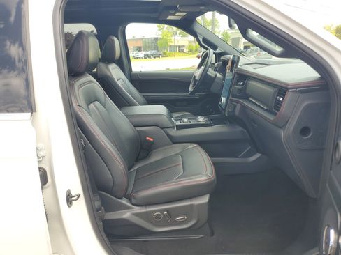 Used 2024 Ford Expedition Limited AWD/4WD image 9