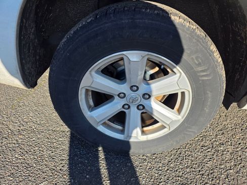 Used 2010 Toyota Highlander 2WD image 9