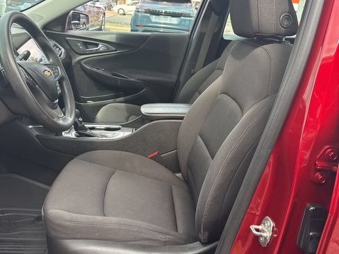 Used 2021 Chevrolet Malibu LT FWD image 25