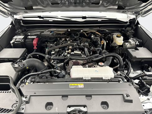 Used 2025 Toyota Tacoma TRD Off-Road AWD/4WD image 25