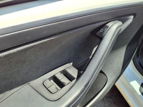 Used 2022 Tesla Model 3 Standard Range RWD image 18