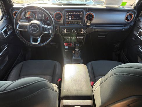 Certified 2020 Jeep Gladiator Mojave image 17