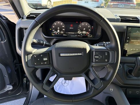 Used 2023 Land Rover Defender 130 X-Dynamic SE image 26