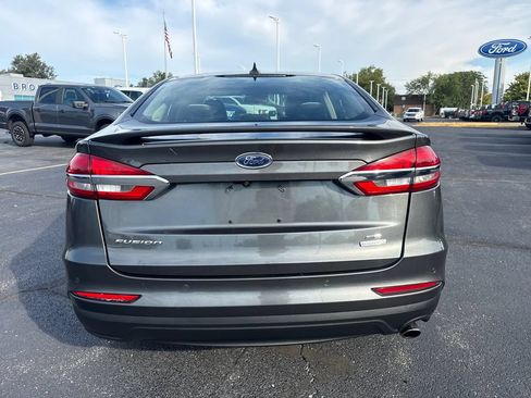 Used 2019 Ford Fusion SE w/ Equipment Group 151A FWD image 8