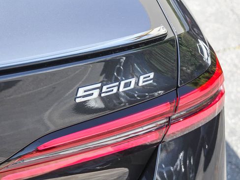 New 2026 BMW 550e xDrive image 34