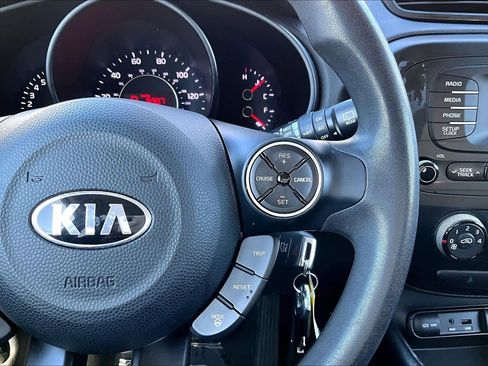 Used 2015 Kia Soul + image 24