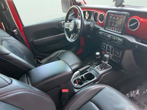 Used 2018 Jeep Wrangler Unlimited Rubicon AWD/4WD image 16