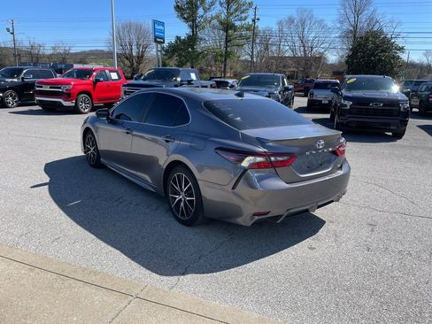 Used 2024 Toyota Camry SE w/ Convenience Package image 6