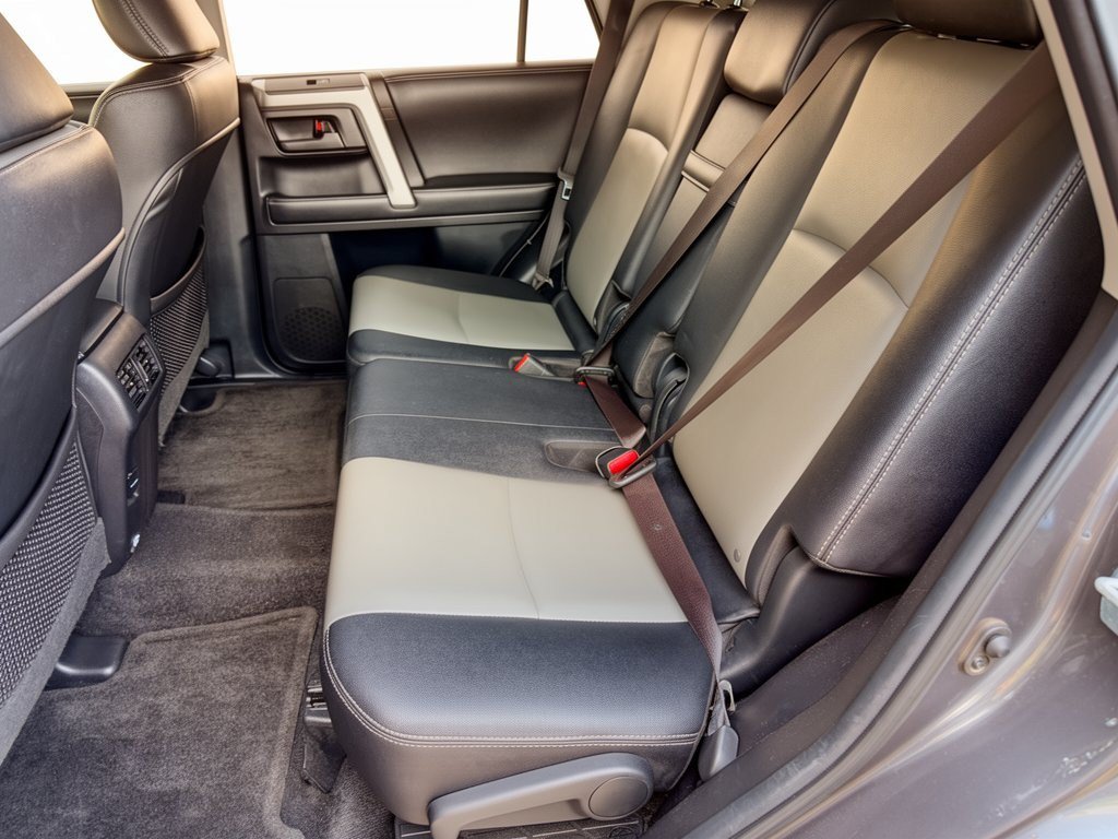 Used 2018 Toyota 4Runner SR5 Premium RWD image 25