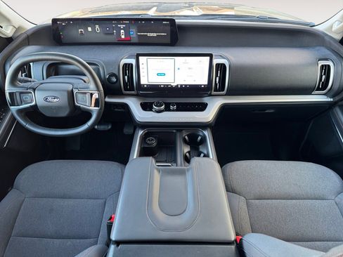 Certified 2025 Ford Expedition Active AWD/4WD image 10