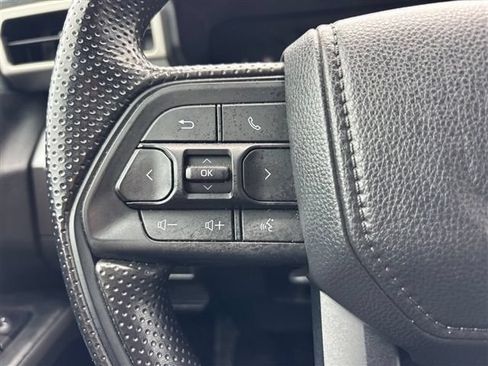 Used 2025 Toyota Tacoma SR5 AWD/4WD image 28