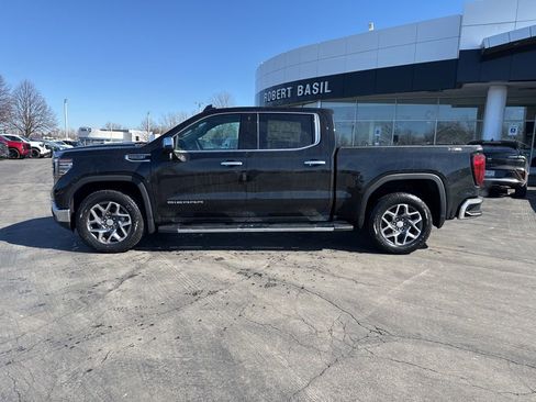 New 2026 GMC Sierra 1500 SLT image 7